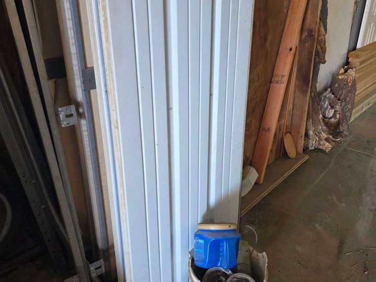 (1)-used-12’-x-11’2”-garage-door,-¾”-foam-insulation,-comes-with-all-track-(high-lift-track-up-to-14-image-7