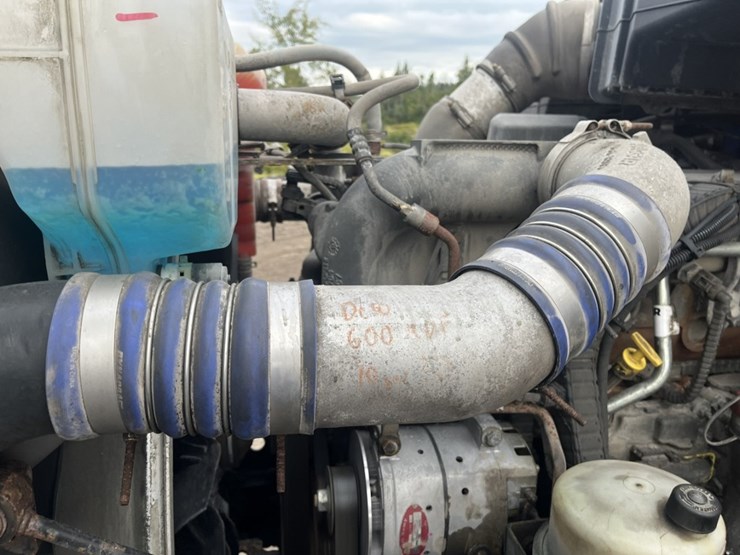 2020-kenworth-t680-image-26