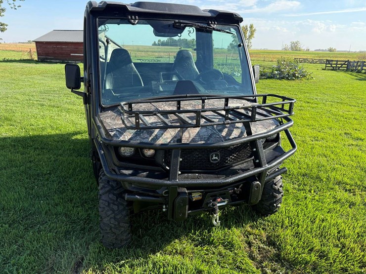 2021-john-deere-gator-image-4