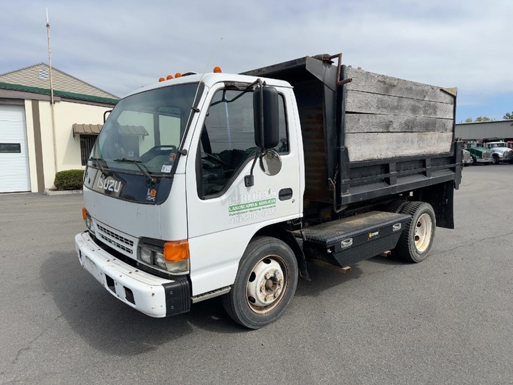 2003-isuzu-npr-image-1