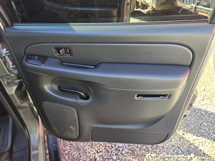 2007-chevrolet-silverado-image-34