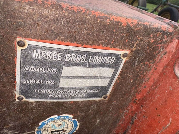 mckee-sno-lander-snowblower,-3pt,-540-pto,-hyd-turn-spout,-*must-be-removed-in-10-days-after-auction-image-9
