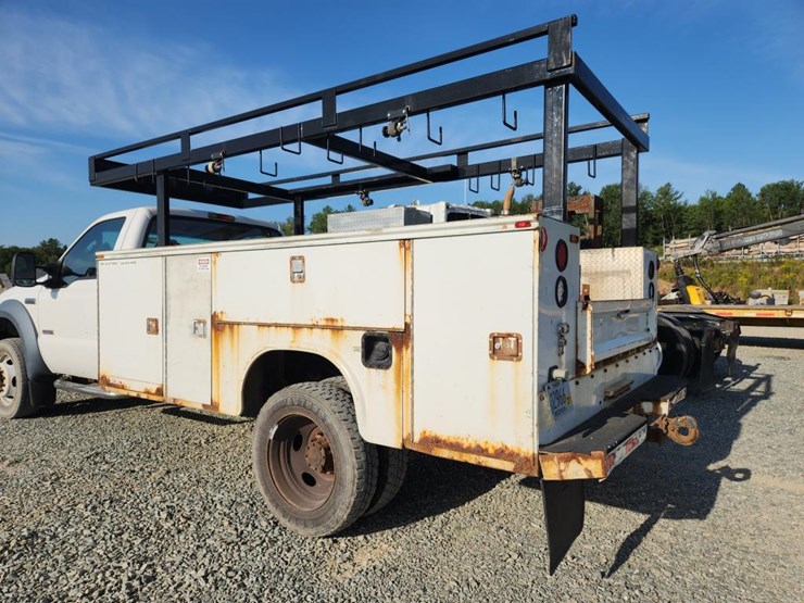 2006-ford-f550-image-12