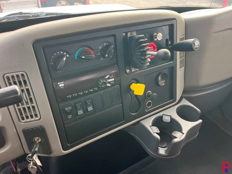 2019-international-durastar-4300-image-10