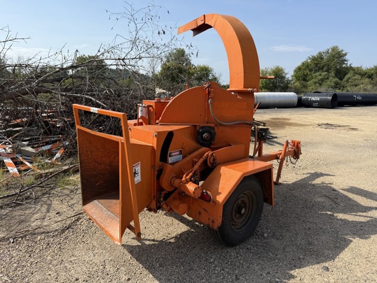 #1233-•-towable-wood-chipper-image-5