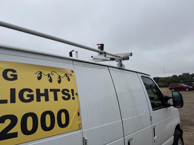 2008-ford-cargo-image-19