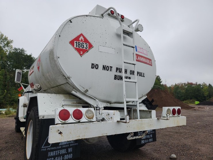 #1647-•-1976-gmc-fuel-truck-image-34