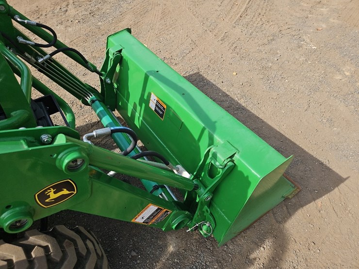 2021-john-deere-2025r-image-15