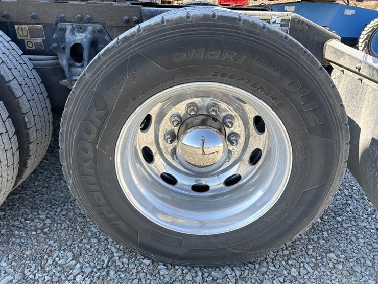 2019-peterbilt-579-image-79