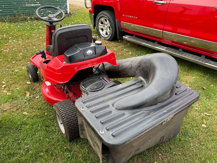 snapper-28”-riding-lawn-mower-with-bagger-image-5