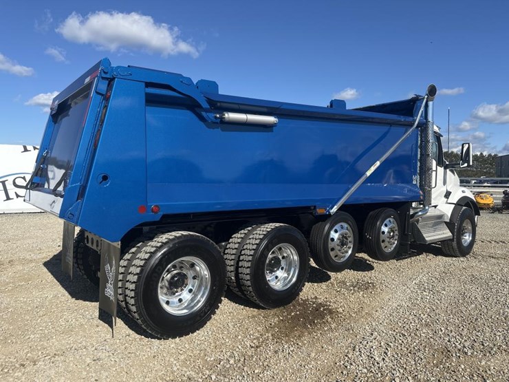 2025-kenworth-t880-image-5