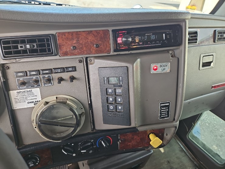 2007-kenworth-t330-image-25