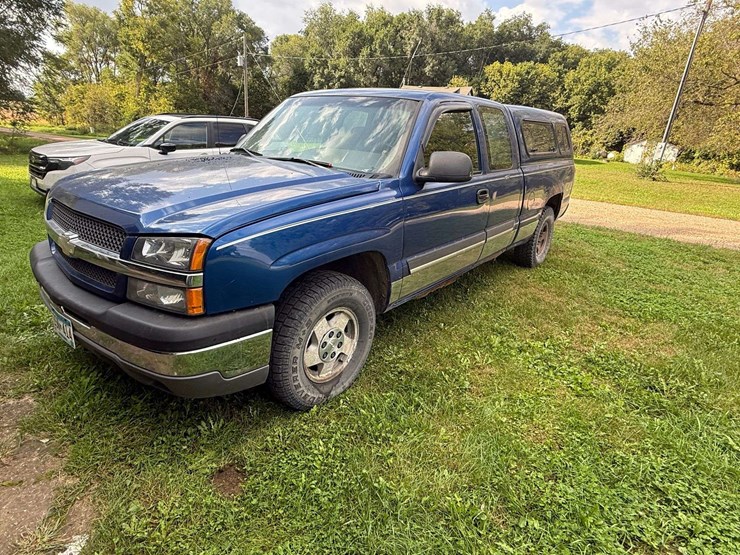 2003-chevrolet-extended-cab-pickup-with-topper,-4x4,-261,233-miles,-v8,-automatic-transmission,-per-image-23