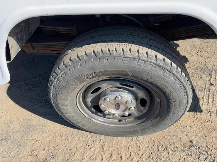 2012-ford-f350-xl-image-10