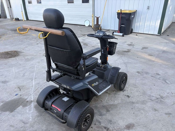 2021-pride-wrangler-model-mv600-outdoor-mobility-scooter,-adjustable-speed-limit,-up-to-9-mph,-adjus-image-4