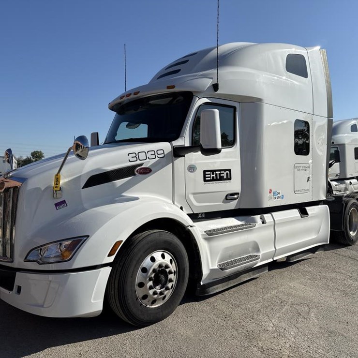 2022 PETERBILT 579