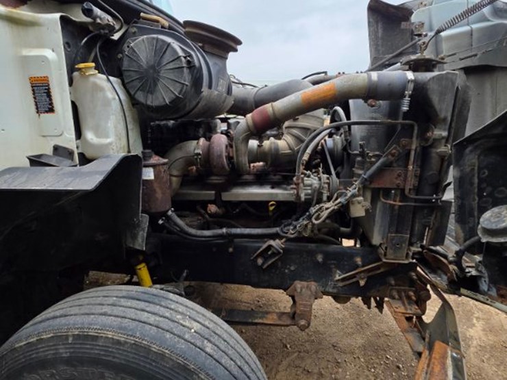 2002-mack-ch613-image-16