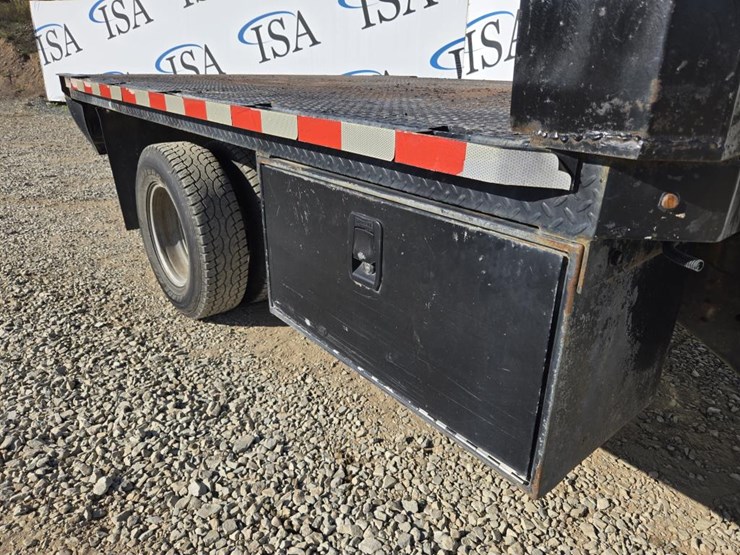 2015-chevrolet-3500-image-21