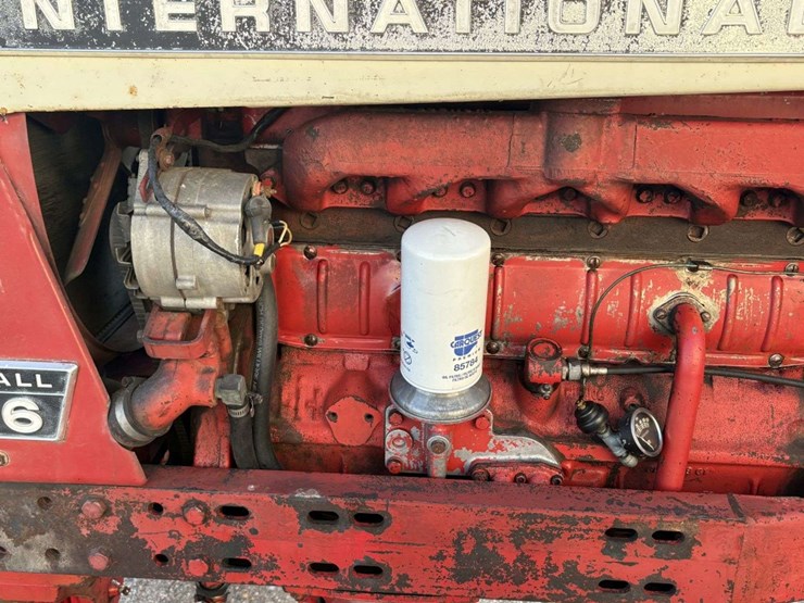 1971-farmall-656-hydro-diesel-tractor,-fenders,-wf,-540-pto,-3pt,-2-hyd,-16.9-38-rears,-7.50-16-fron-image-18