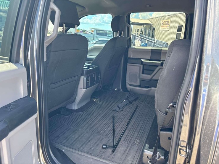 2020-ford-f150-image-17