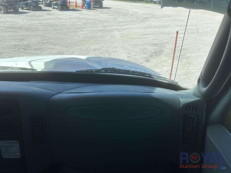 2006-international-durastar-4300-image-76
