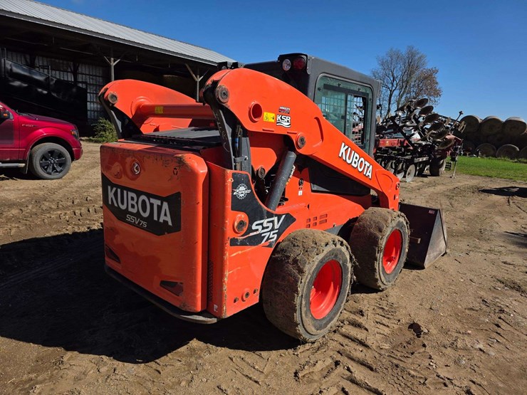 2019-kubota-ssv75-image-4