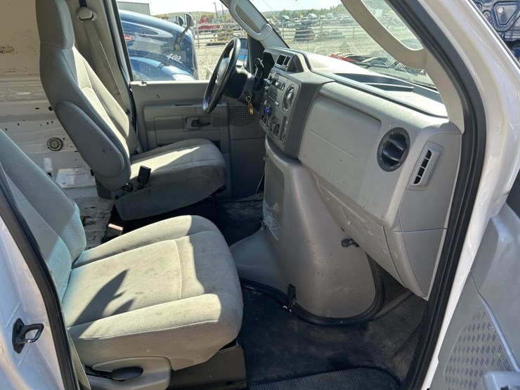 2014-ford-e250-image-40