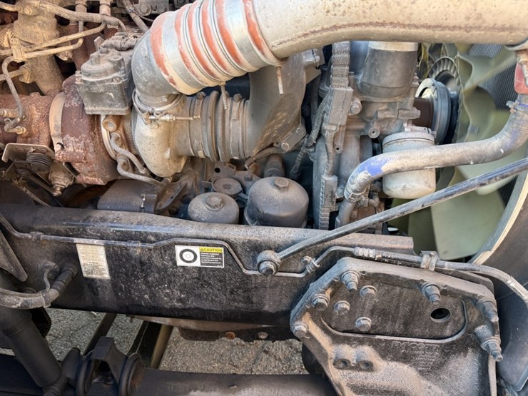 2020-peterbilt-579-image-16