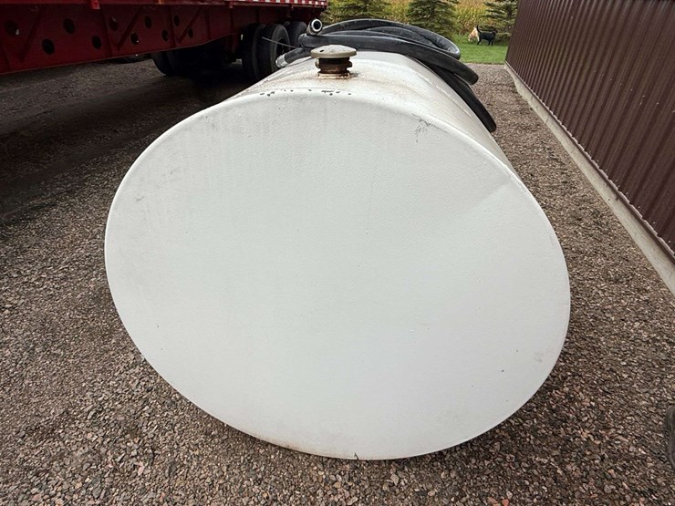 500-gallon-fuel-barrel,-fill-rite-pump-(no-fill-hose-or-nozzle),-will-need-electric-cord,-was-used-f-image-5