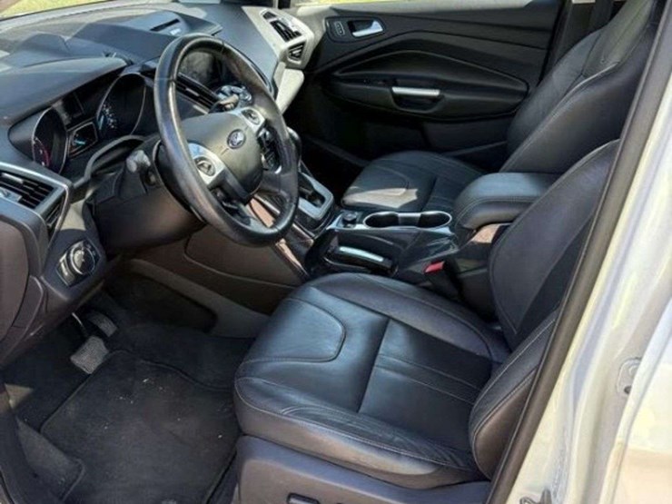 2013-ford-escape-titanium-image-3
