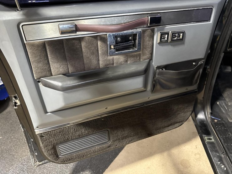 1985-chevrolet-c10-image-39