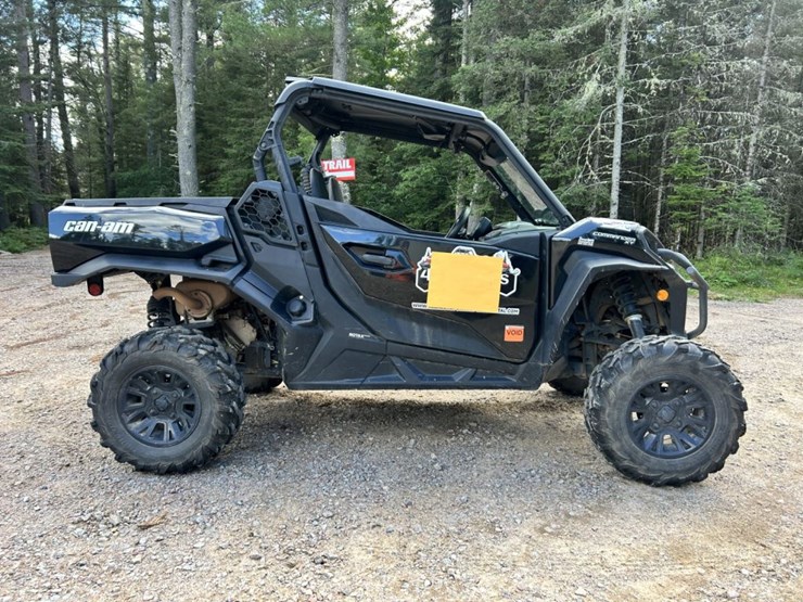 #1400-•-2023-can-am-commander-1000r-xt-image-6