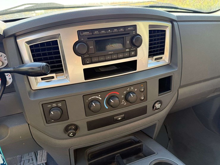 2008-ram-1500-big-horn-image-35