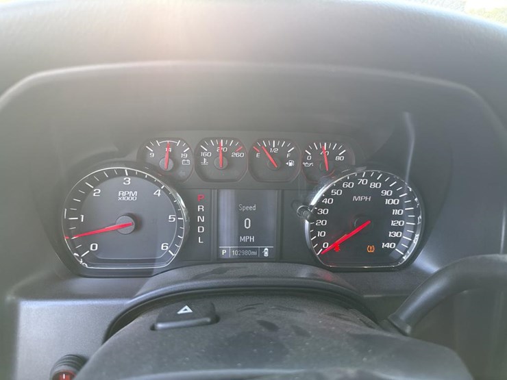 2019-chevrolet-1500-image-25
