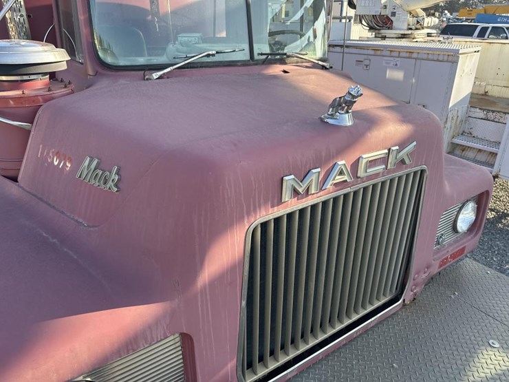 1986-mack-dm686sx-image-11
