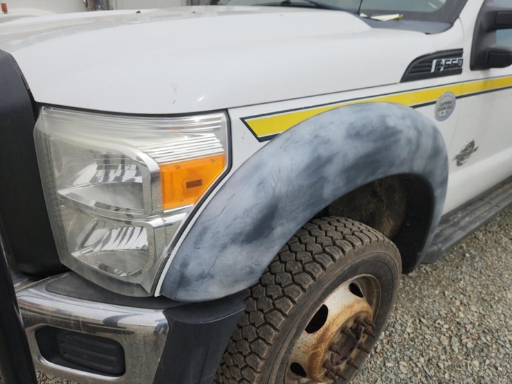 2011-ford-f550-image-11