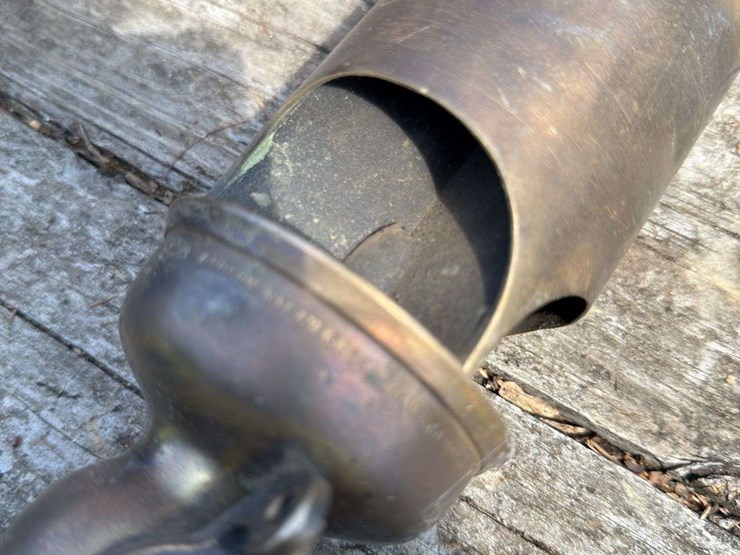 3"-crosby-3-chime-whistle-image-3