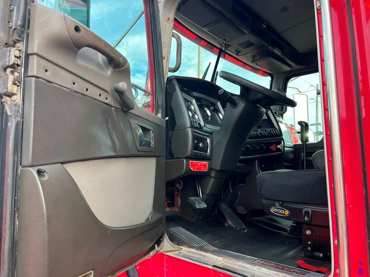 2010-kenworth-t800-image-8