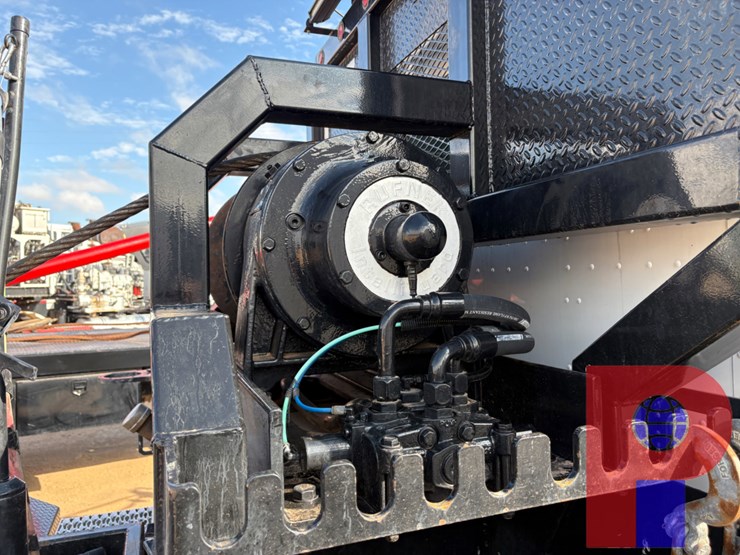 2010-peterbilt-367-image-4