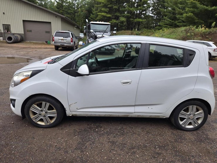 #1580-•-2013-chevrolet-spark-compact-vehicle-image-2