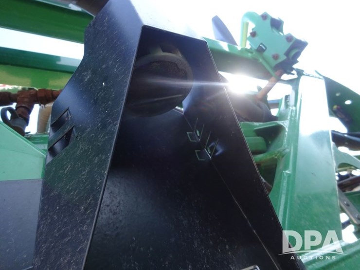 2021-john-deere-f4365-image-94