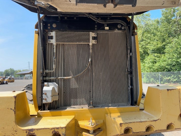 2016-caterpillar-938m-image-19
