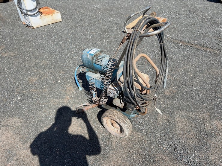 airless-paint-sprayer-image-2