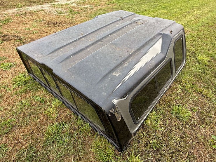 century-fiberglass-pickup-topper,-83”-long-x-72”-wide-image-6