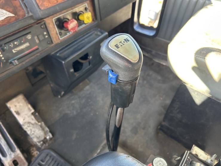 2000-kenworth-t800-image-73