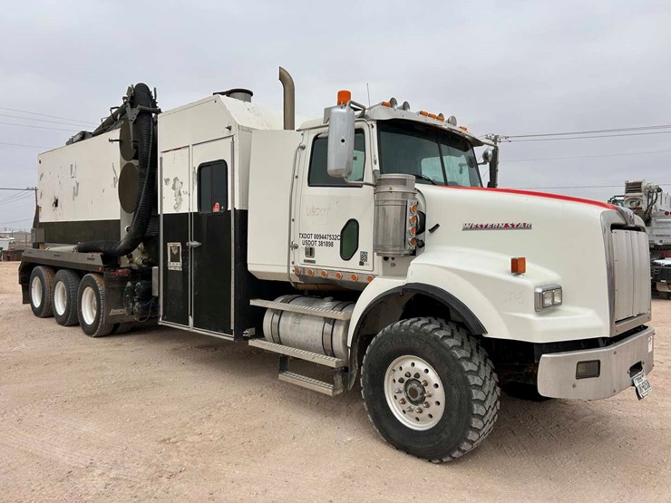 2013-western-star-4900-image-3