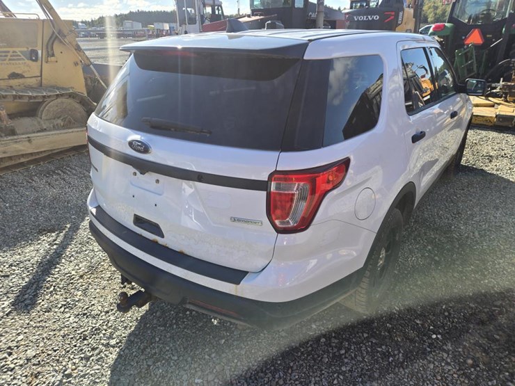 2018-ford-explorer-image-14