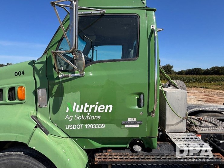 2004-sterling-day-cab-truck-(gp11427,-unit-31350)-image-22