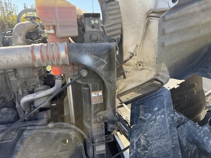 2020-peterbilt-579-image-22