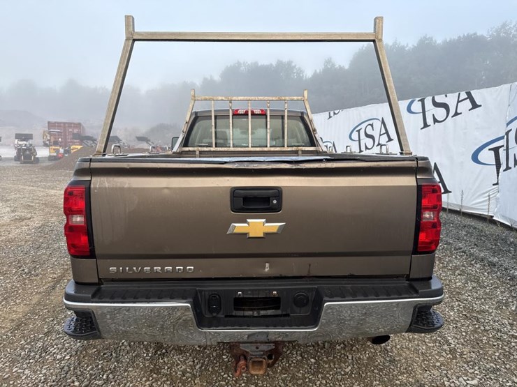 2015-chevrolet-2500-image-4